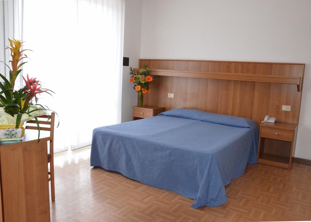 Hotel Aspe Μπιμπιόνε Δωμάτιο φωτογραφία