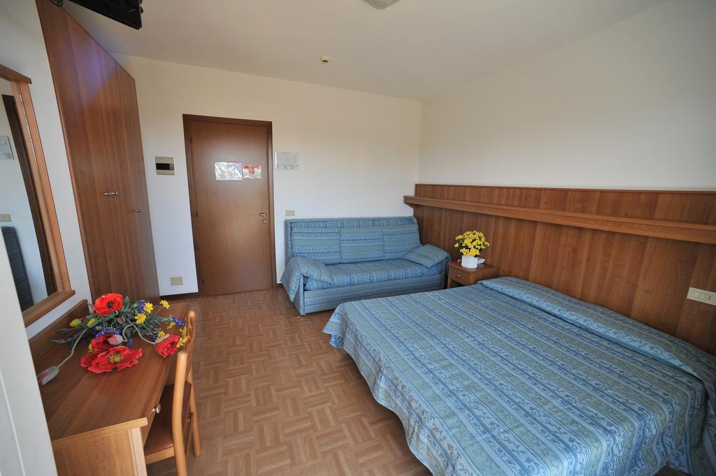 Hotel Aspe Μπιμπιόνε Δωμάτιο φωτογραφία