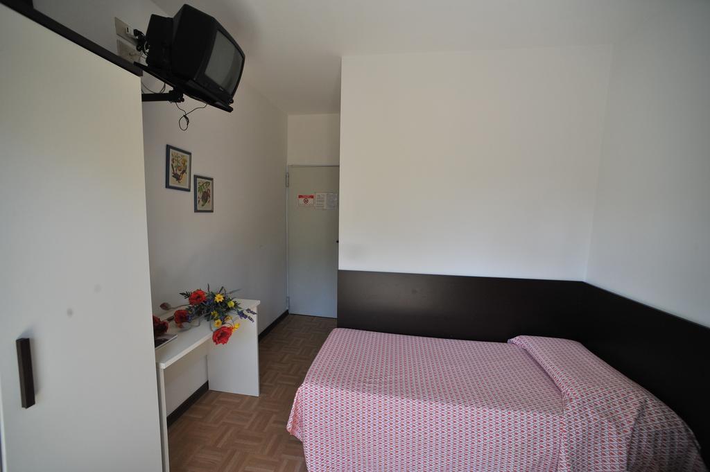 Hotel Aspe Μπιμπιόνε Δωμάτιο φωτογραφία